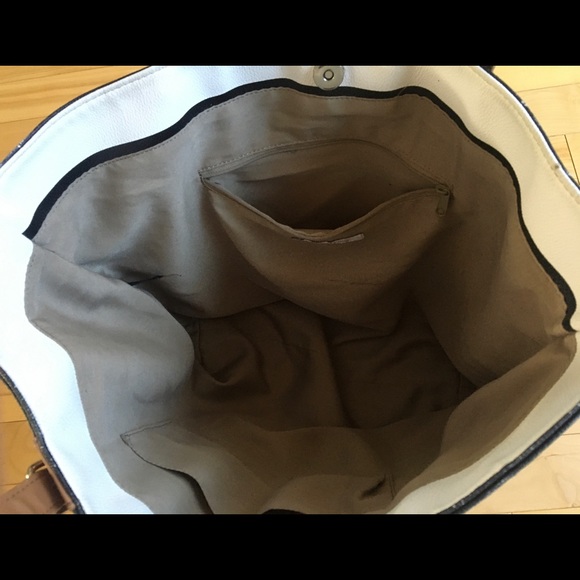 Kenneth Cole Reaction Tote - Picture 11 of 12